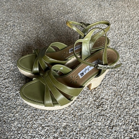 American Eagle By Payless Shoes - American Eagle by Payless women’s forest green block heel platforms shoes sz 8.5